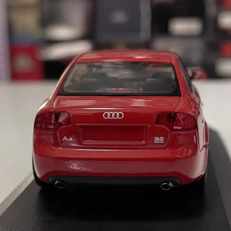 [Minichamps] 1:43 Audi 2005 A4 Red Model Car Die-Cast