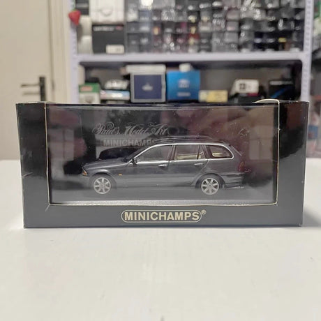 [Minichamps] 1:43 BMW 1999 E46 323i Touring Gray Model Car Die-Cast