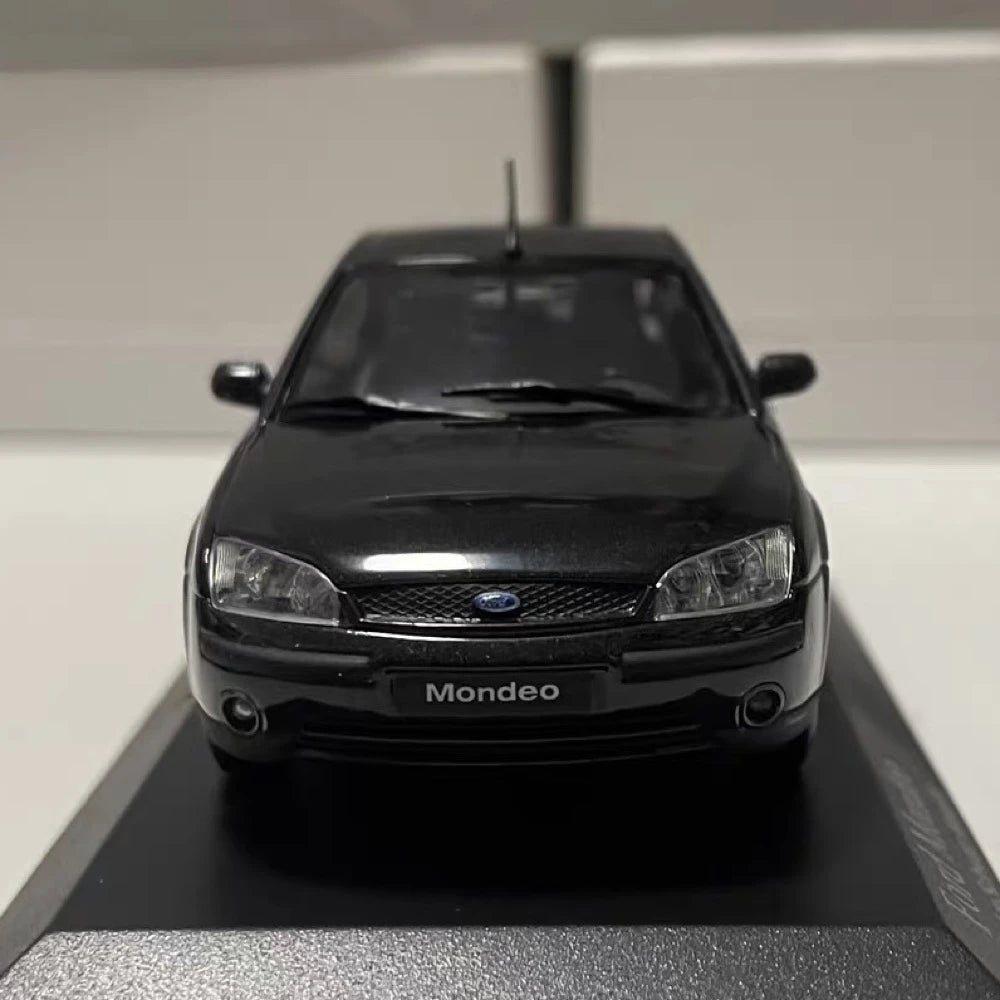 [Minichamps] 1:43 Ford 2001 Mondeo Black Model Car Die-Cast