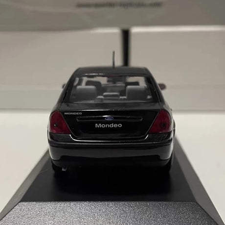 [Minichamps] 1:43 Ford 2001 Mondeo Black Model Car Die-Cast