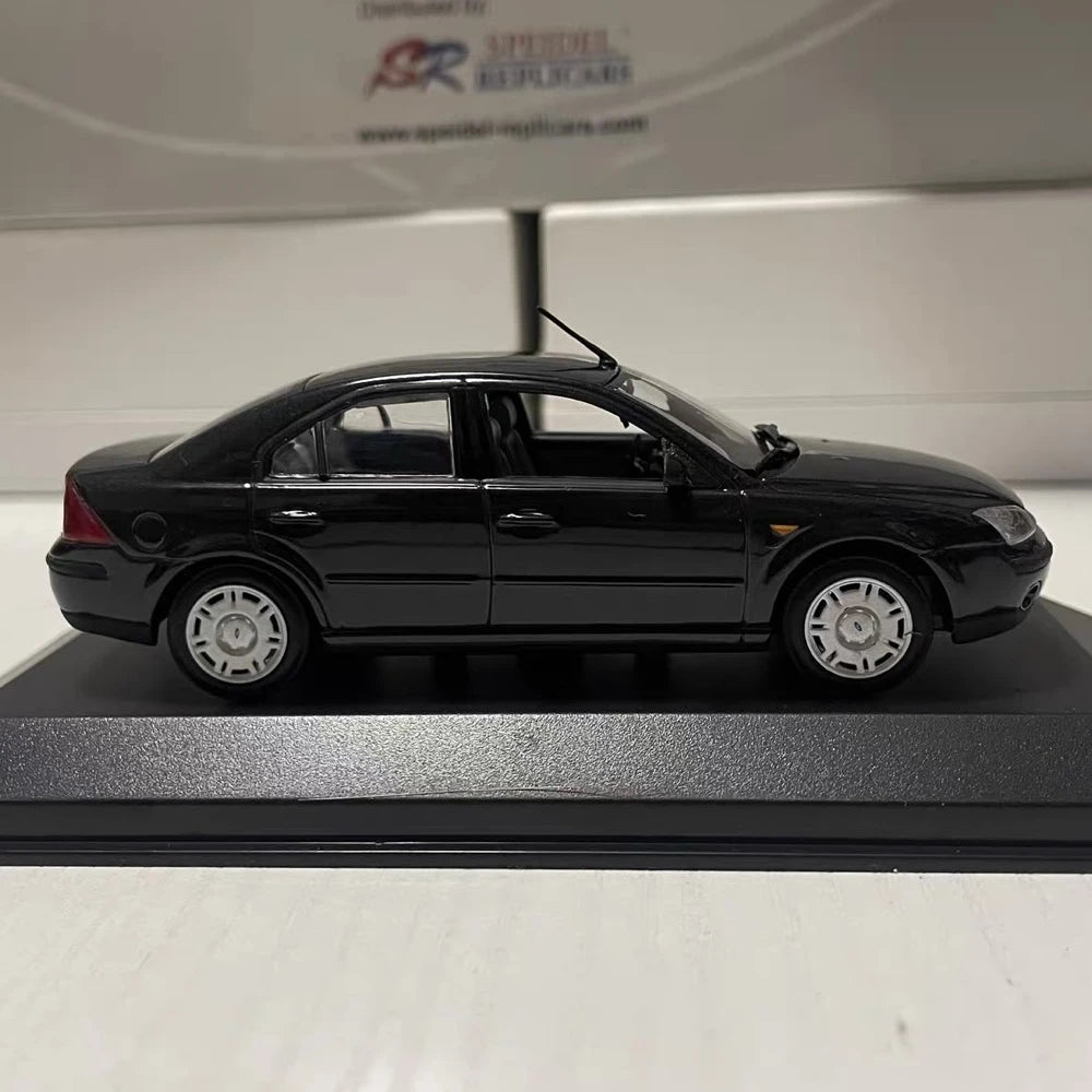 [Minichamps] 1:43 Ford 2001 Mondeo Black Model Car Die-Cast