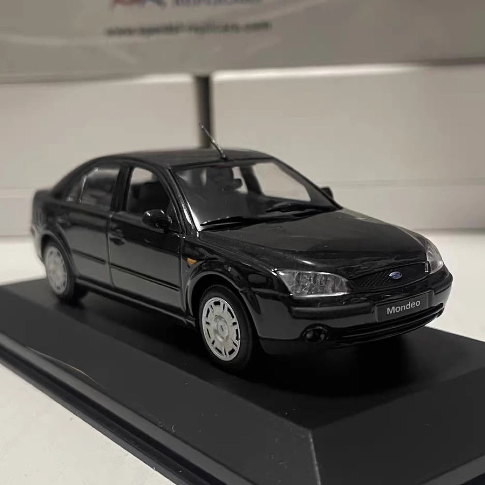 [Minichamps] 1:43 Ford 2001 Mondeo Black Model Car Die-Cast