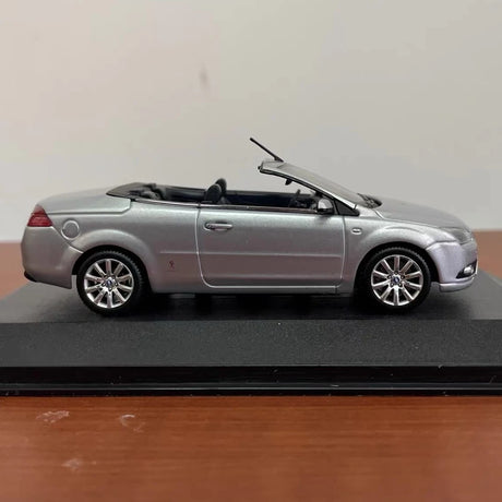 [Minichamps] 1:43 Ford 2008 Focus Coupe-Cabriolet Silver Model Car Die-Cast