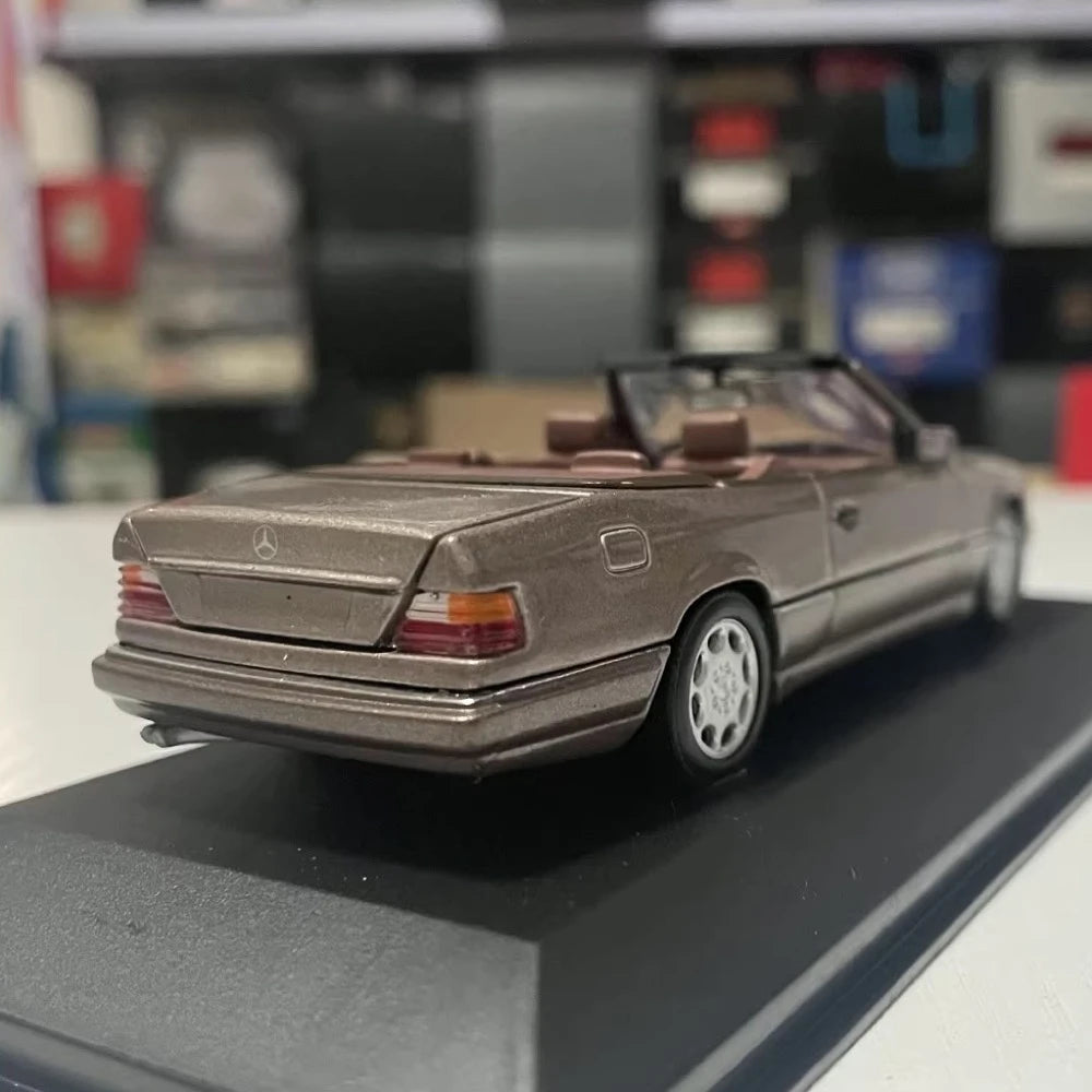 [Minichamps] 1:43 Mercedes-Benz 1992 300 CE-24 Cabriolet Brown Model Car Die-Cast