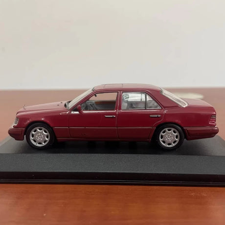 [Minichamps] 1:43 Mercedes-Benz 1993 E220 W124 Red Model Car Die-Cast