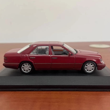 [Minichamps] 1:43 Mercedes-Benz 1993 E220 W124 Red Model Car Die-Cast