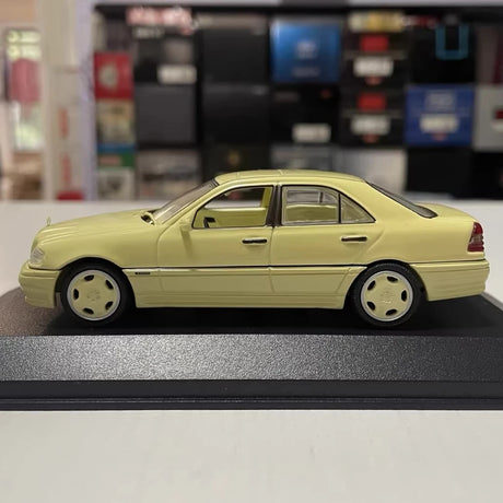 [Minichamps] 1:43 Mercedes-Benz 1995 C36 AMG W202 Yellow Model Car Die-Cast