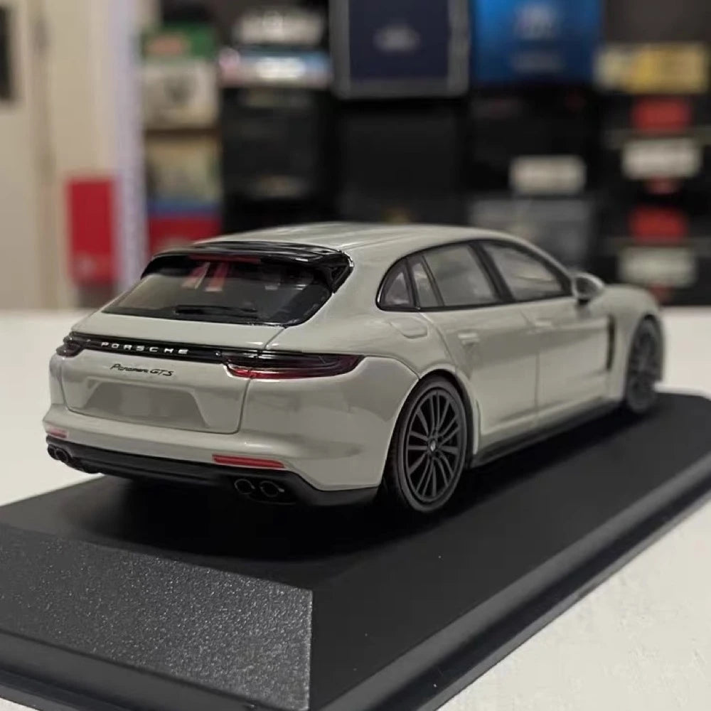 [Minichamps] 1:43 Porsche 2017 Panamera Sport Turismo GTS Gray Model Car Die-Cast