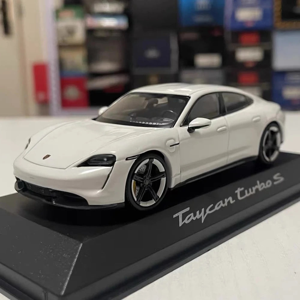 [Minichamps] 1:43 Porsche 2019 Taycan Turbo S White Model Car Die-Cast