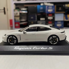 [Minichamps] 1:43 Porsche 2019 Taycan Turbo S White Model Car Die-Cast