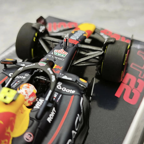 1:43 Red Bull 2025 RB21 #22 Canadian GP Yuki Tsunoda F1 modelo de resina da Minichamps - ver 11