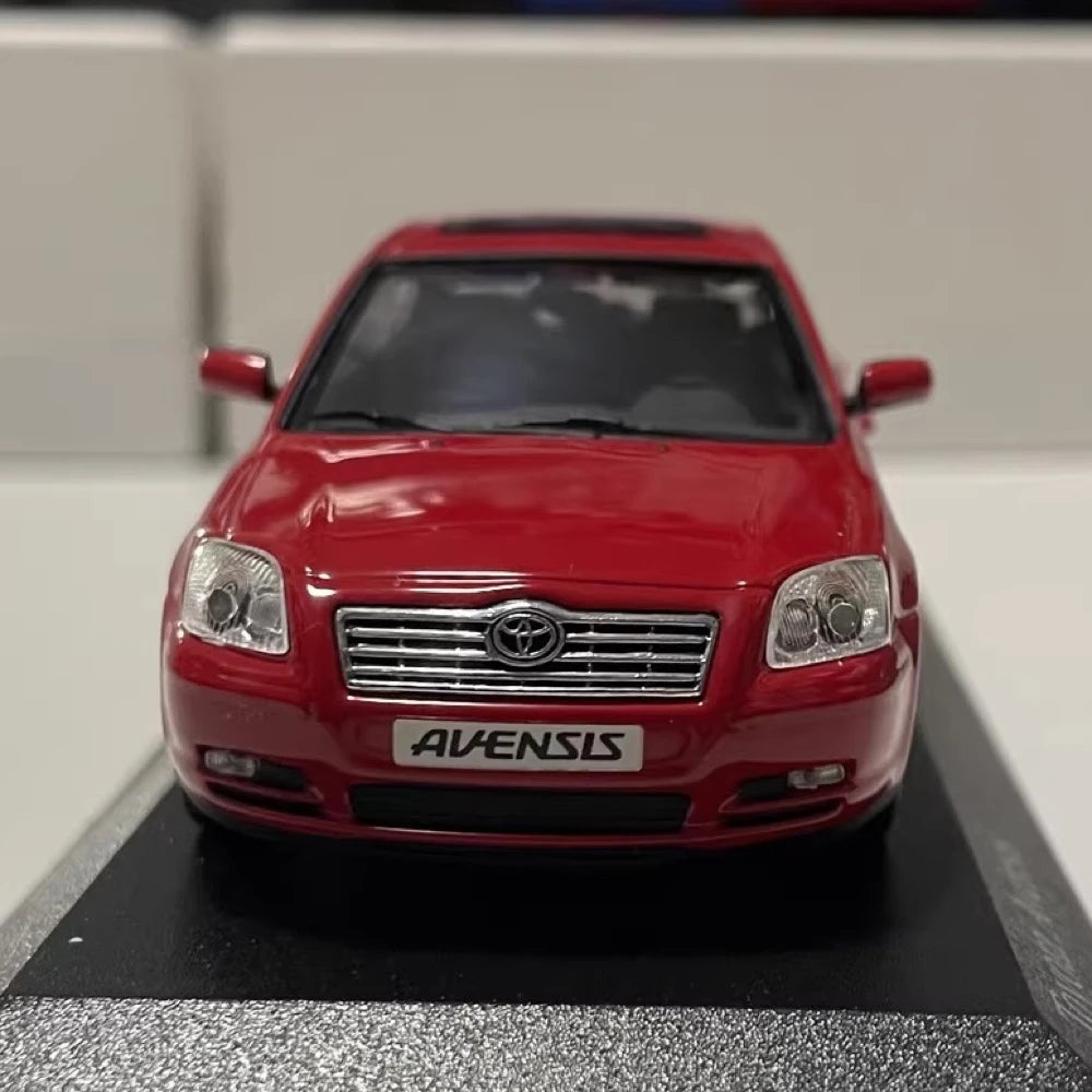[Minichamps] 1:43 Toyota 2002 Avensis Sedan レッド モデルカー Die-Cast