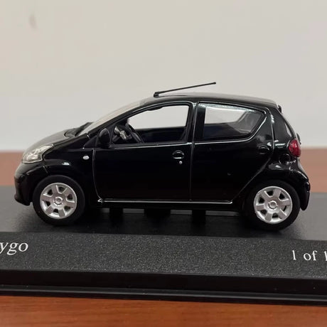 [Minichamps] 1:43 Toyota 2005 Aygo Black Model Car Die-Cast