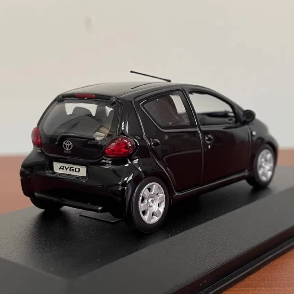 [Minichamps] 1:43 Toyota 2005 Aygo Black Model Car Die-Cast