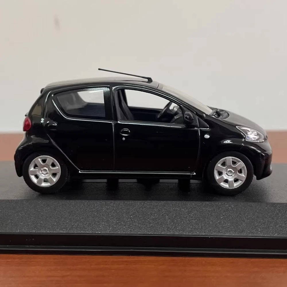 [Minichamps] 1:43 Toyota 2005 Aygo Black Model Car Die-Cast