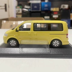 [Minichamps] 1:43 Volkswagen 2003 Multivan T5 Yellow Model Car Die-Cast