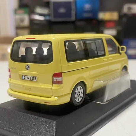 [Minichamps] 1:43 Volkswagen 2003 Multivan T5 イエロー モデルカー Die-Cast