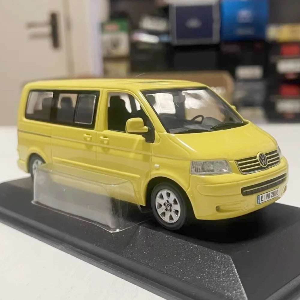 [Minichamps] 1:43 Volkswagen 2003 Multivan T5 Yellow Model Car Die-Cast