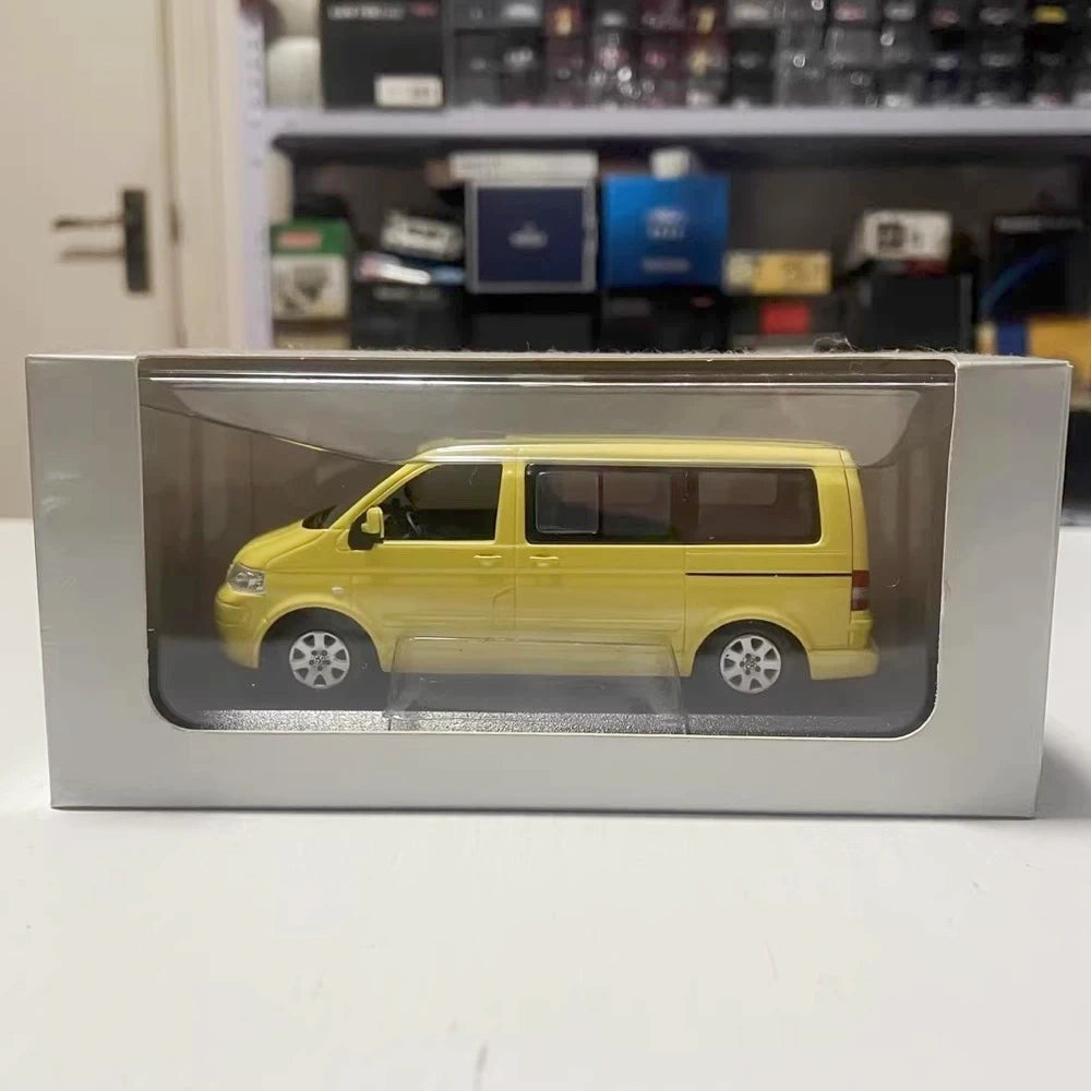 [Minichamps] 1:43 Volkswagen 2003 Multivan T5 Yellow Model Car Die-Cast