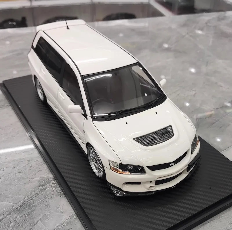 1:18 Mitsubishi 2005 Lancer Evo IX Wagon White Die Cast Model Car