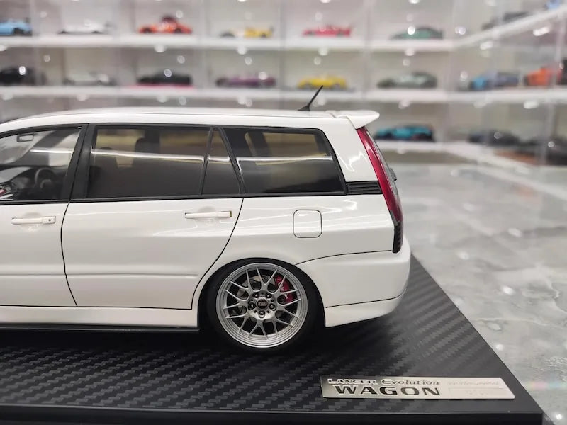 1:18 Mitsubishi 2005 Lancer Evo IX Wagon White Die Cast Model Car