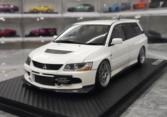 1:18 Mitsubishi 2005 Lancer Evo IX Wagon White Die Cast Model Car