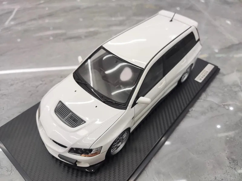 1:18 Mitsubishi 2005 Lancer Evo IX Wagon White Die Cast Model Car