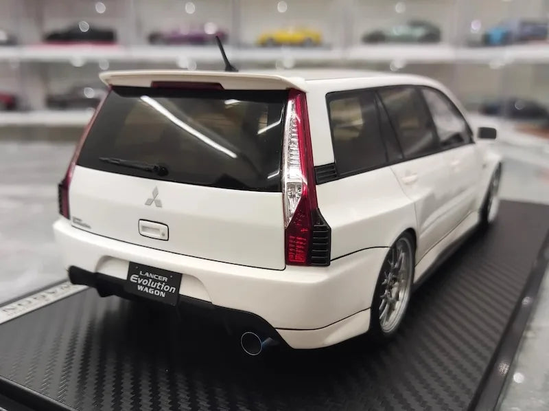 1:18 Mitsubishi 2005 Lancer Evo IX Wagon White Die Cast Model Car