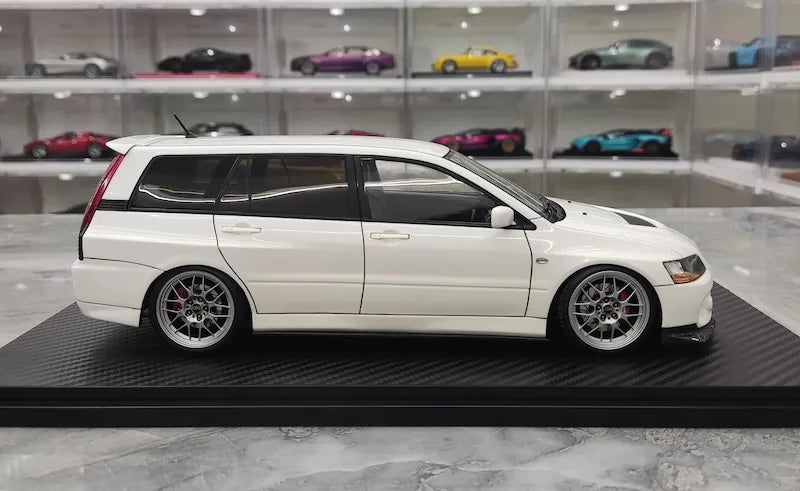 1:18 Mitsubishi 2005 Lancer Evo IX Wagon White Die Cast Model Car
