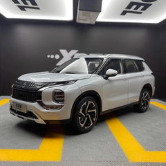 1:18 Mitsubishi 2021 Outlander Die Cast Model Car