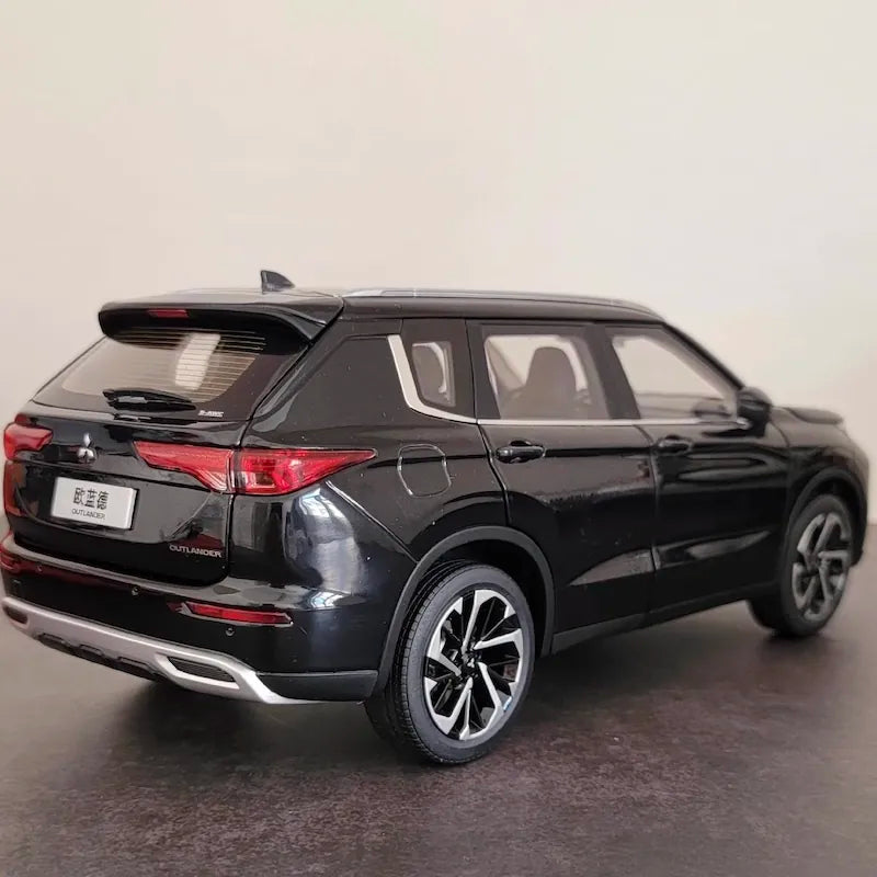 1:18 Mitsubishi 2021 Outlander Die Cast Model Car