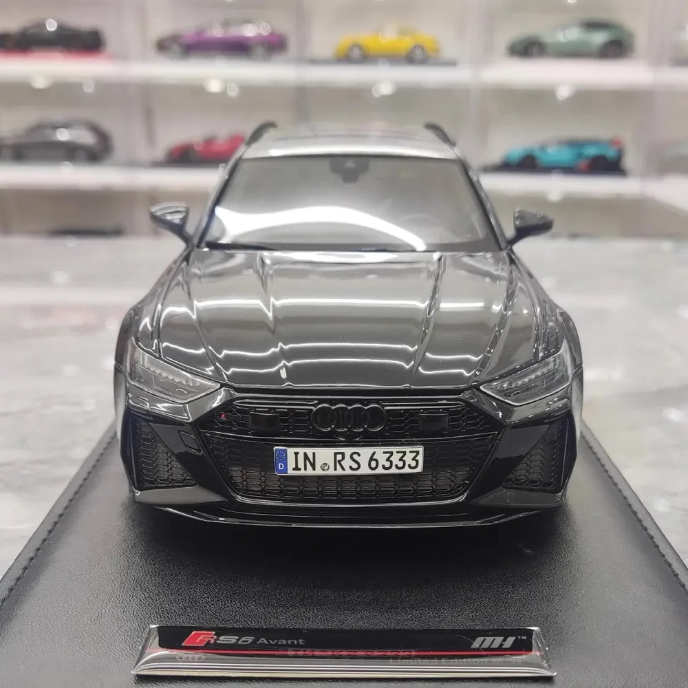 [MotorHelix] 1:18 Audi 2020 RS6 Avant C8 Black Model Car Resin
