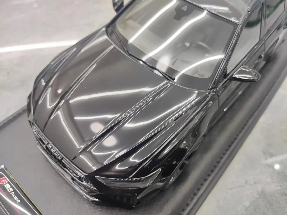 [MotorHelix] 1:18 Audi 2020 RS6 Avant C8 Black Model Car Resin