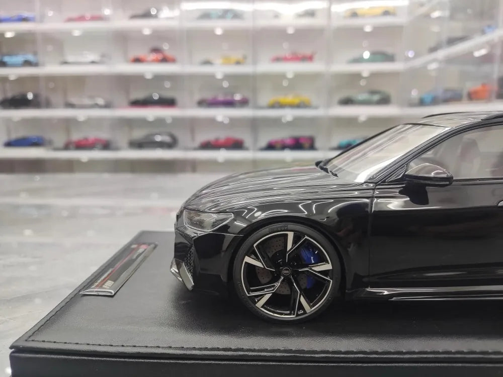 [MotorHelix] 1:18 Audi 2020 RS6 Avant C8 Black Model Car Resin