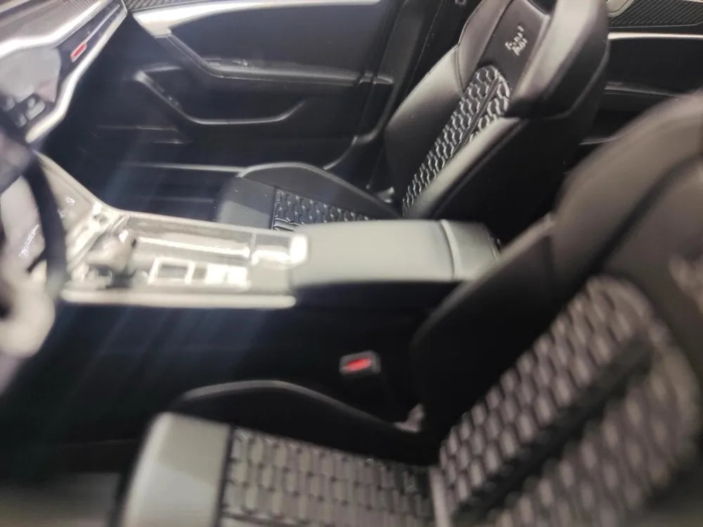 [MotorHelix] 1:18 Audi 2020 RS6 Avant C8 Black Model Car Resin
