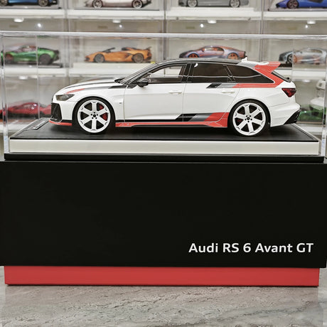MotorHelix Audi 2024 RS 6 Avant GT bianco e rosso 1:18 – Resina modello in resina collezionabile
