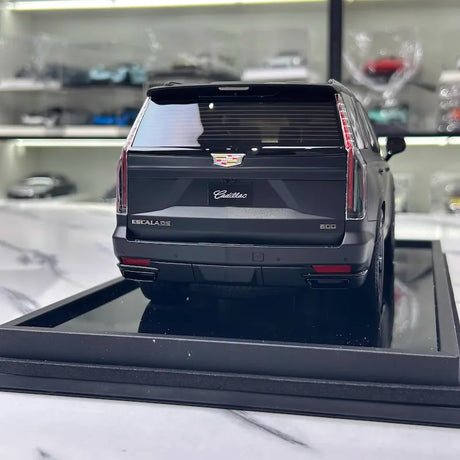 [MotorHelix] 1:18 Cadillac 2023 Escalade Black Model Car Resin