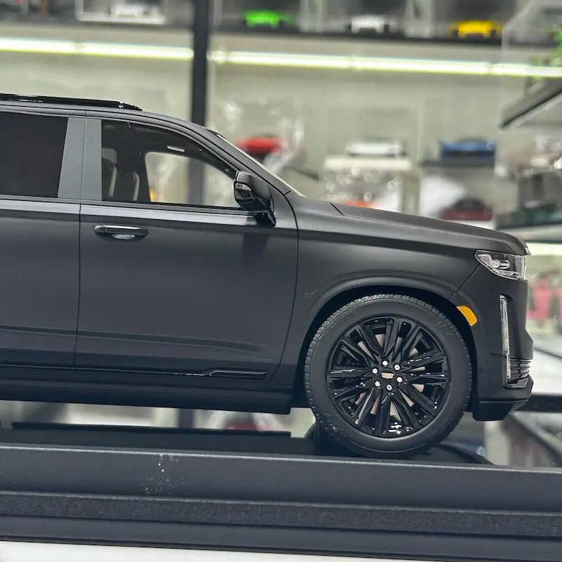 [MotorHelix] 1:18 Cadillac 2023 Escalade Black Model Car Resin