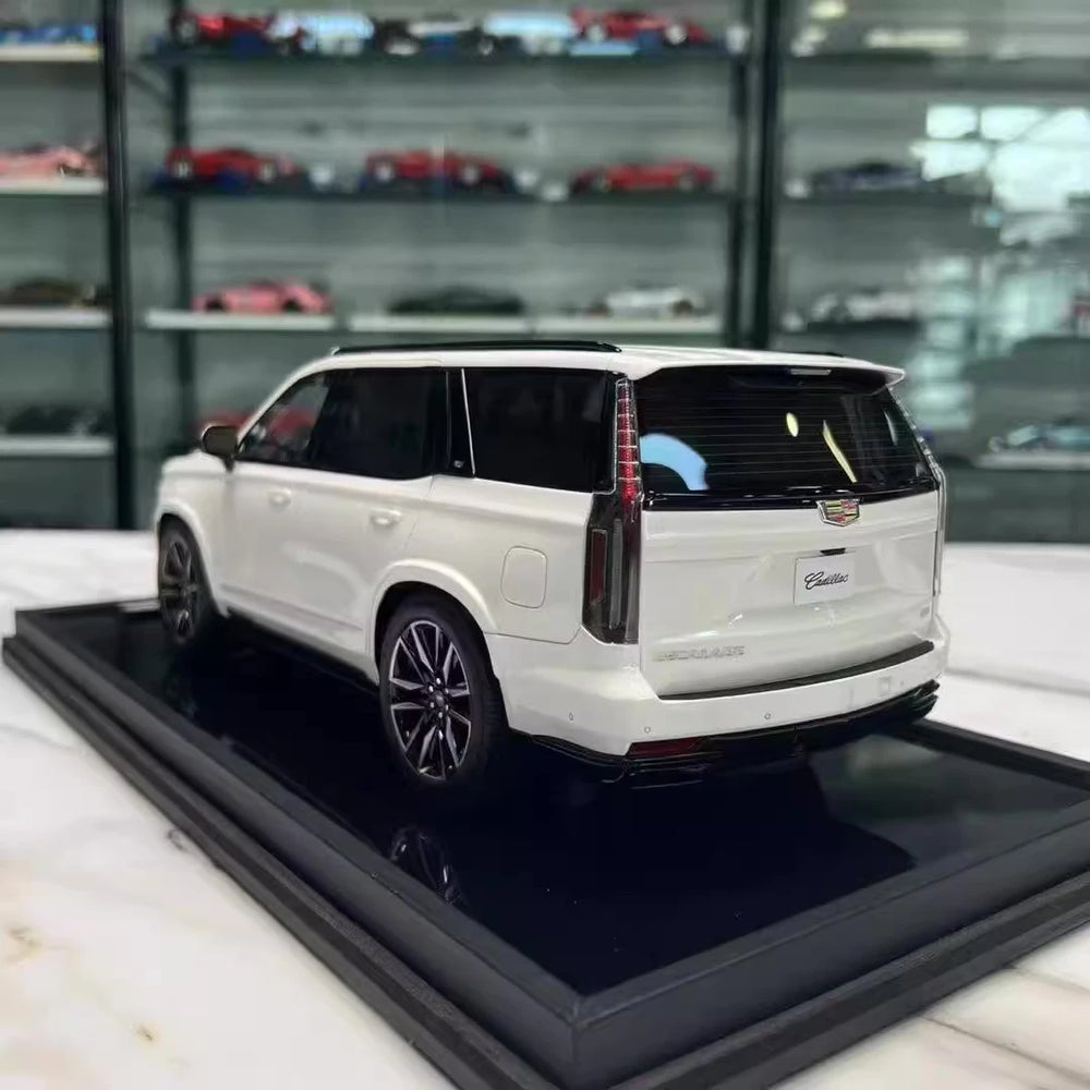 [MotorHelix] 1:18 Cadillac 2023 Escalade White Model Car Resin