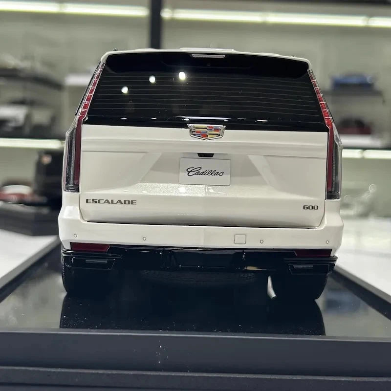 [MotorHelix] 1:18 Cadillac 2023 Escalade White Model Car Resin