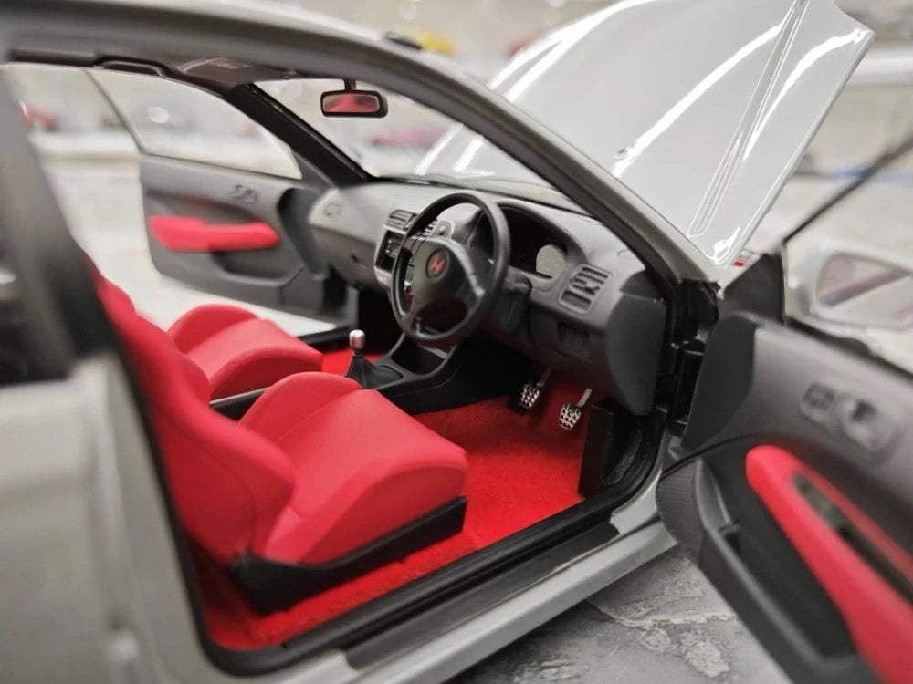[MotorHelix] 1:18 Honda 1997 Civic Type R EK9 Gray Model Car Die-Cast
