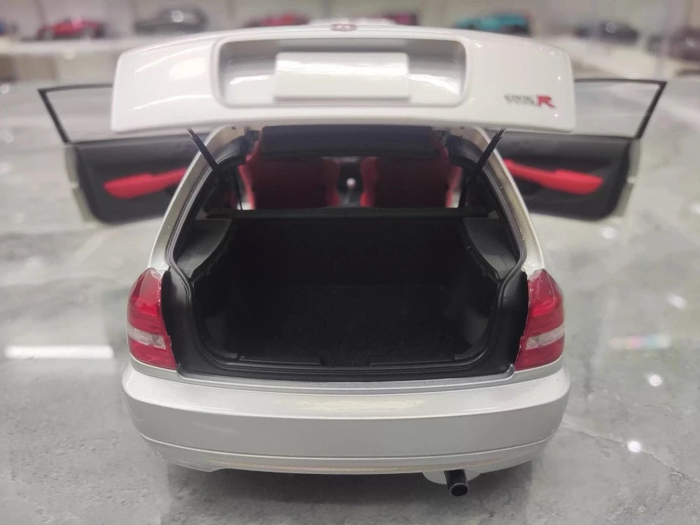 [MotorHelix] 1:18 Honda 1997 Civic Type R EK9 Silver Model Car Die-Cast