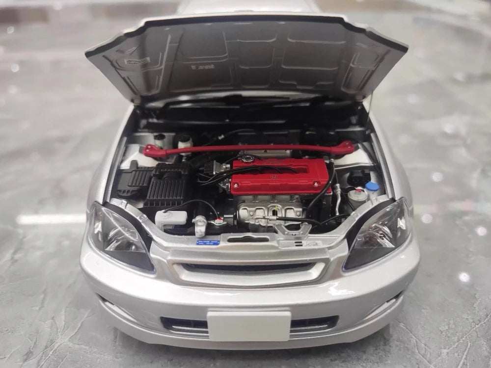[MotorHelix] 1:18 Honda 1997 Civic Type R EK9 Silver Model Car Die-Cast