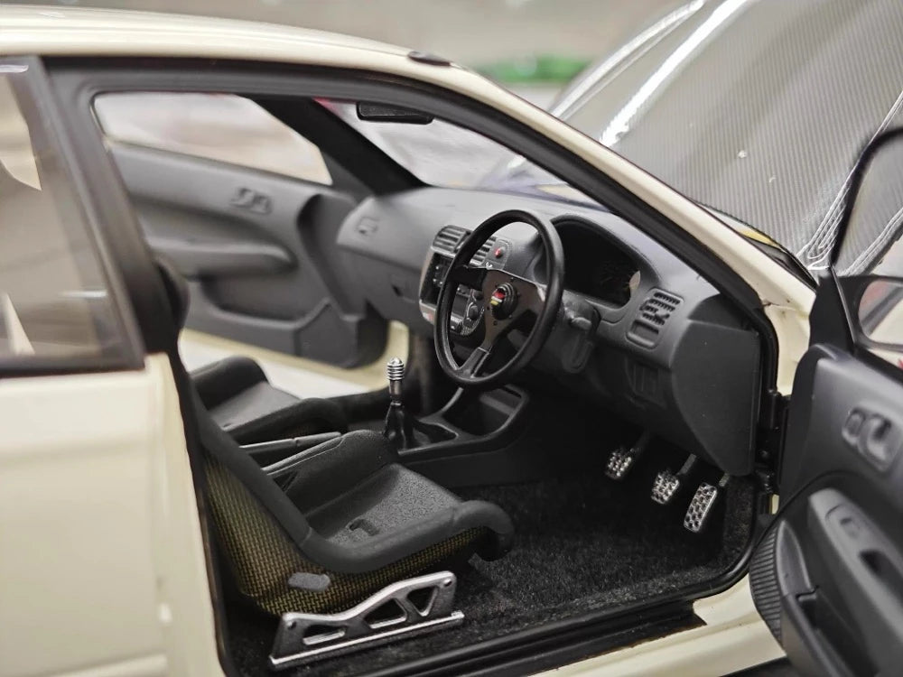 [MotorHelix] 1:18 Honda 1997 Civic Type R EK9 White & Black Model Car Die-Cast