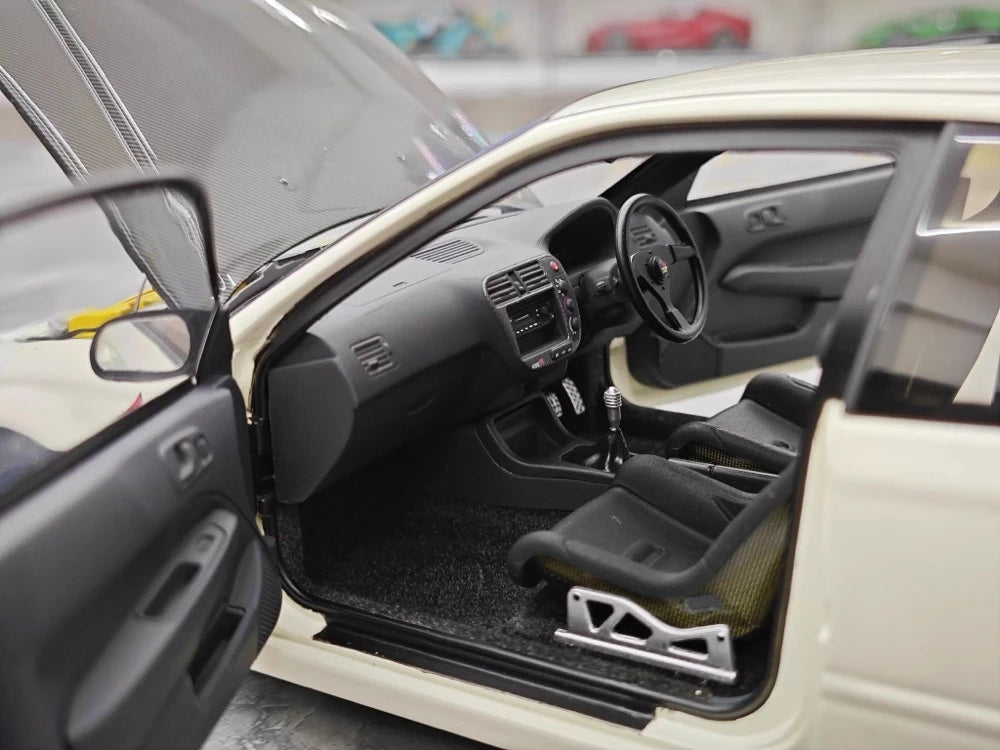[MotorHelix] 1:18 Honda 1997 Civic Type R EK9 White & Black Model Car Die-Cast