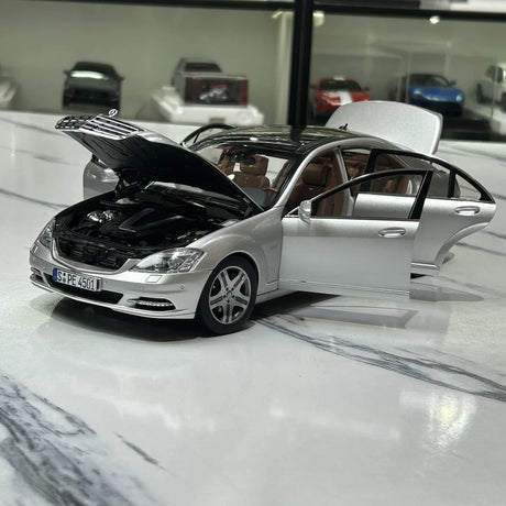 MotorHelix Mercedes-Benz 2006 S-Class S600L W221 Silver 1:18 – Modello da collezione pressofuso
