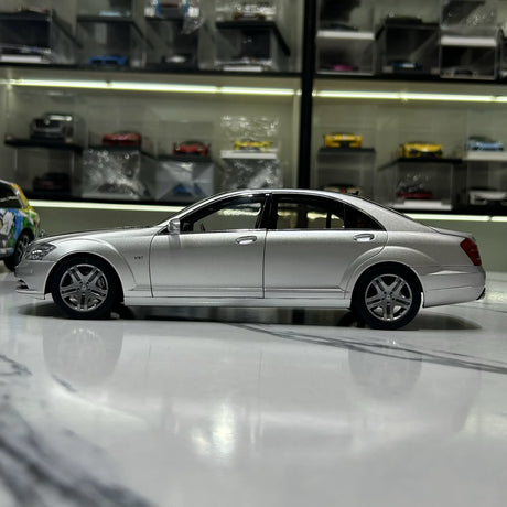 MotorHelix Mercedes-Benz 2006 S-Class S600L W221 Silver 1:18 – Modello da collezione pressofuso