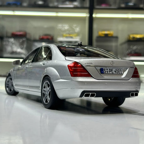MotorHelix Mercedes-Benz 2006 S-Class S600L W221 Silver 1:18 – Modello da collezione pressofuso