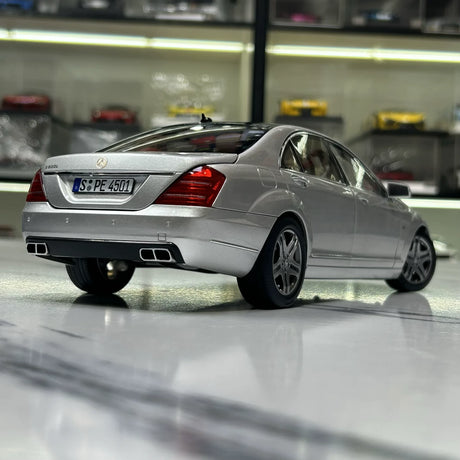 MotorHelix Mercedes-Benz 2006 S-Class S600L W221 Silver 1:18 – Modello da collezione pressofuso