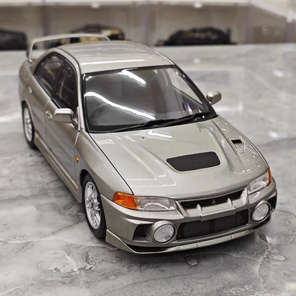 [MotorHelix] 1:18 Mitsubishi 1997 Lancer Evolution IV Gray Model Car Die-Cast